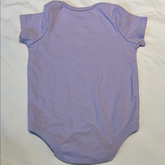“Bundle 10/$13” Lullaby 6-9M Purple Baby girl bodysuit with Floral Design - Picture 7 of 7